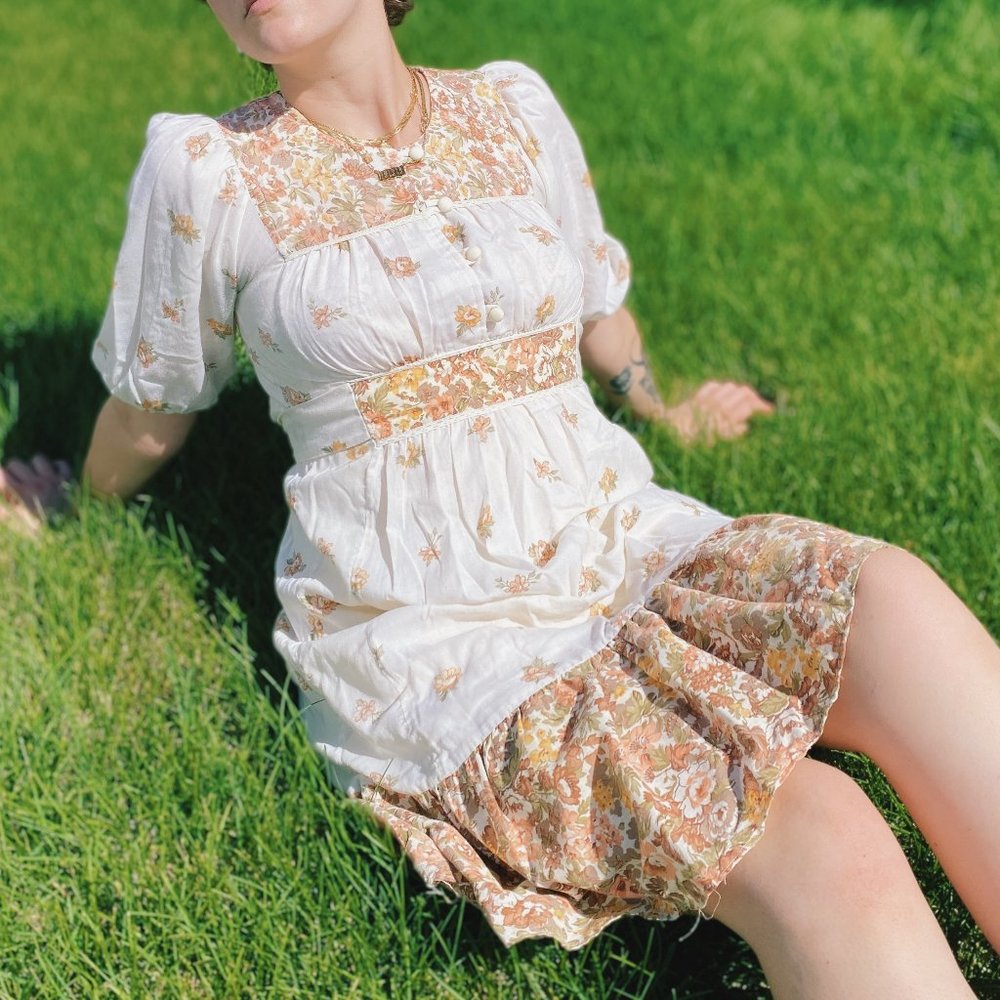 1970s Cream and Warm Toned Puff Sleeve Cottage Dress